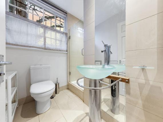 Chelsea Snug With Garden Апартаменты
