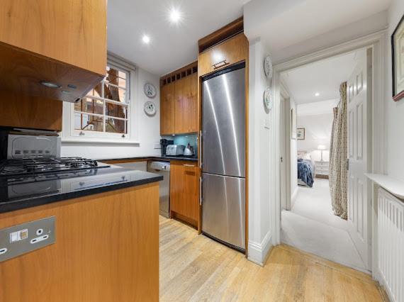 Апартаменты Chelsea Snug With Garden *